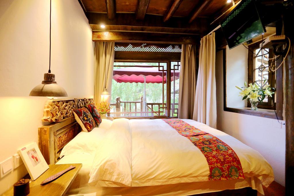 Shangri-La Mid - Mountain Homestay Exterior foto